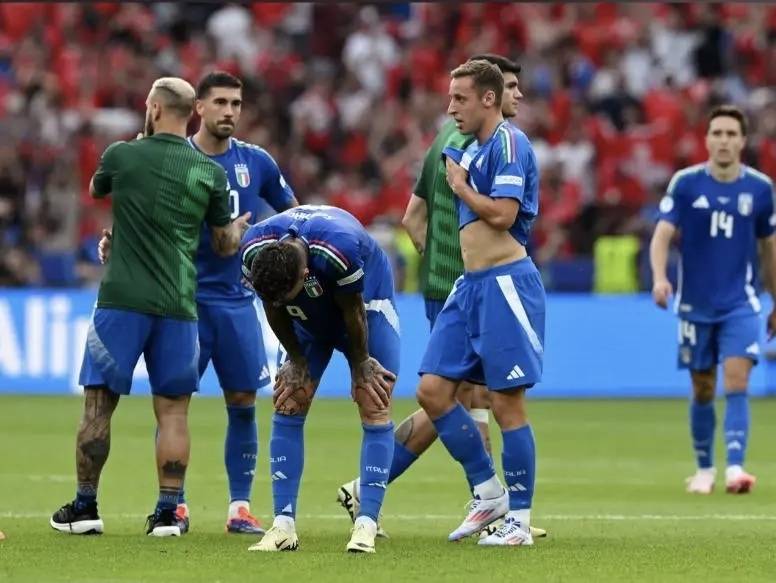 爱游戏APP葡超倒计时，那不勒斯国际比赛日更衣室发声，细节引发关注，引发热议，医务组通报恢复的简单介绍